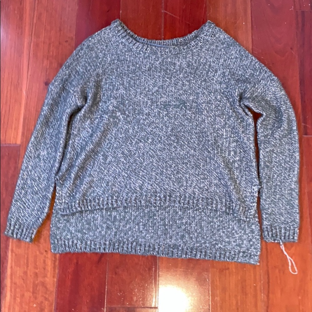 Women’s grey/green sweater